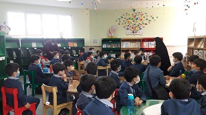 بازدید دانش آموزان از کتابخانه